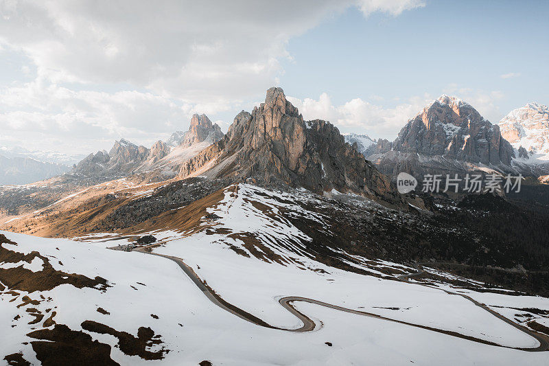 意大利阿尔卑斯山白云石的Passo Giau雪景